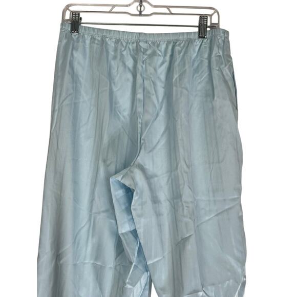 NWT Miss Elaines Essentials Powder Blue Long Sleeve Pajamas Top & Pants Size M - Picture 9 of 12